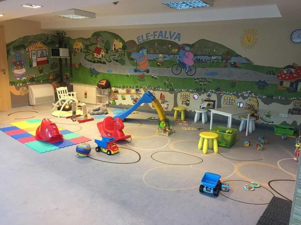 ヴァレンツァAzur Apartmanアパートメント エクステリア 写真